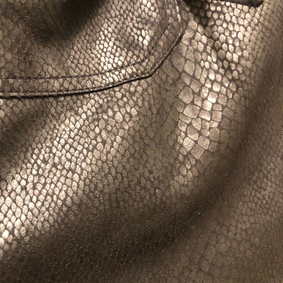 RACHEL ROY - Snakeskin look and feel in Deep Black - Picture 6 of 11